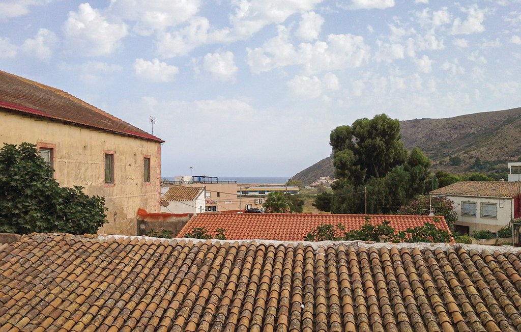Wunderschönes Ferienhaus in Portman, nur 900 Meter vom Strand entfernt. Dieses Haus verfügt über drei Terrassen, zwei davon mit Meerblick, auf denen Sie in den Sommermonaten das gute Klima der Gege..