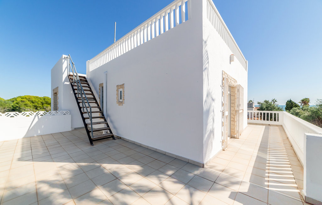 Welkom in dit vakantiehuis met zwembad aan het strand, net buiten het kustplaatsje Les Cases d'Alcanar.

Het ruime vakantiehuis met gezellig karakter en uitnodigend interieur maakt een warme indruk en..