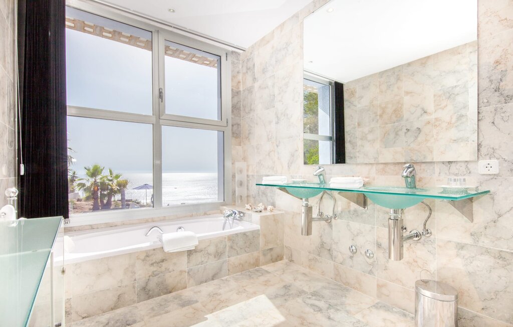 Location de vacances - Bay Blue, Badia Blava , Espagne - EMF726 49