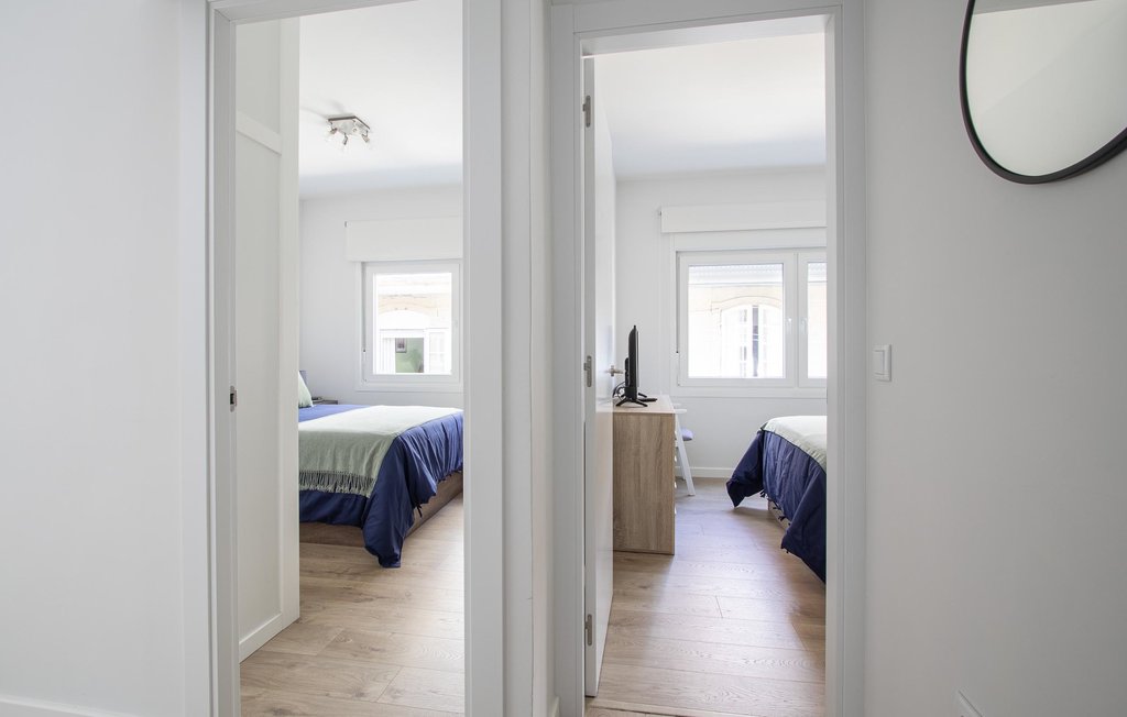 Groot modern vakantiehuis in Noia

Geniet van uw verblijf in dit ruime en lichte vakantiehuis in het kleine historische stadje Noia, direct aan de Atlantische Oceaan. Drie slaapkamers, twee badkamers ..