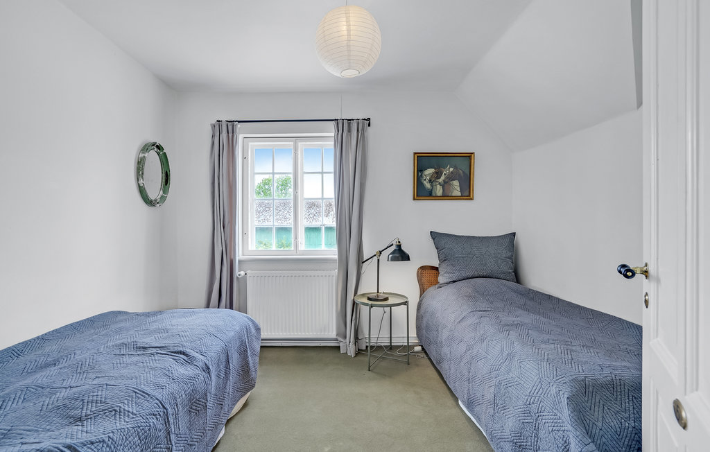 Semesterhus - Horslunde , Danmark - F0104 24