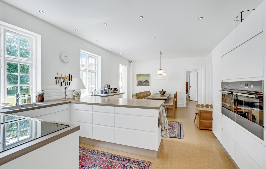 Semesterhus - Horslunde , Danmark - F0104 7