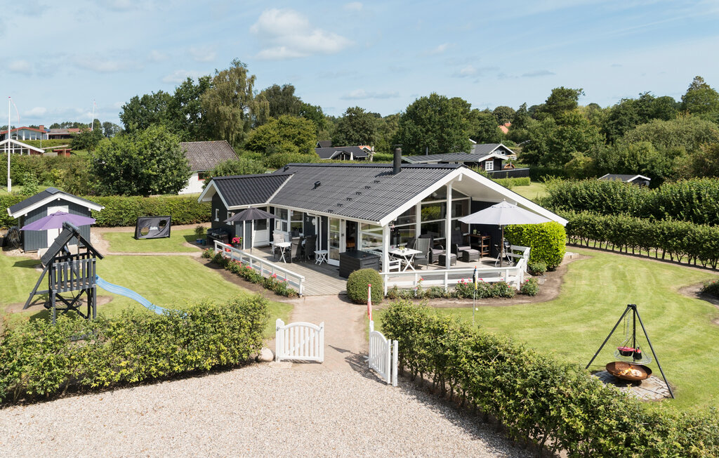 Feriehuse - Hejlsminde , Danmark - F04610 1