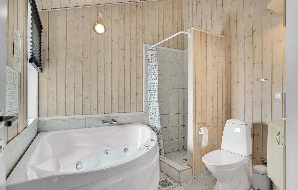 Semesterhus - Loddenhøj Strand , Danmark - F07635 23
