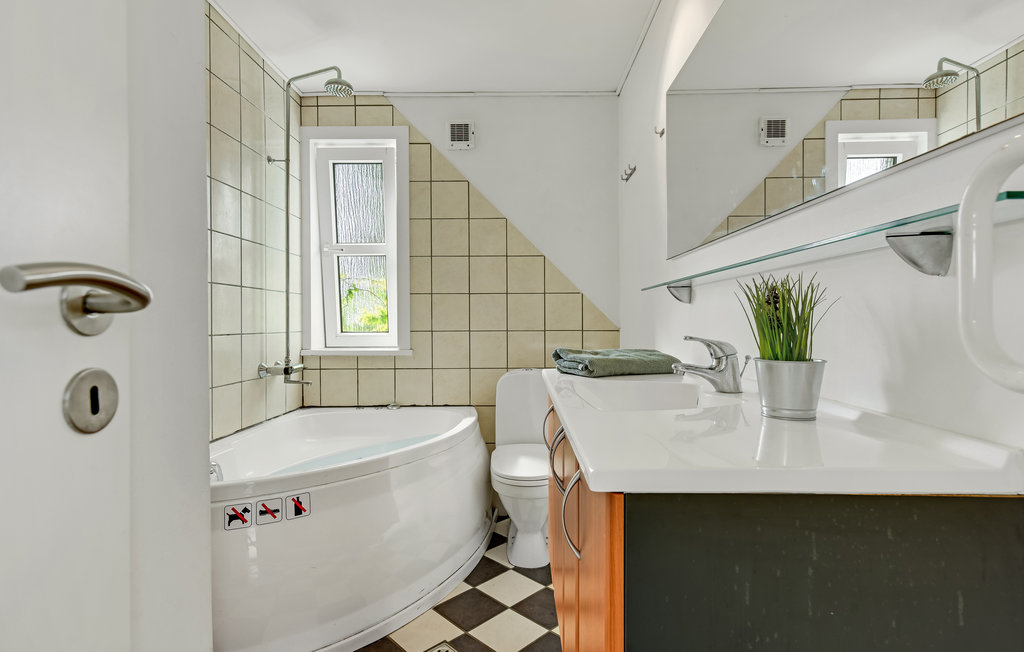 Feriehus - Rønshoved , Danmark - F08524 24