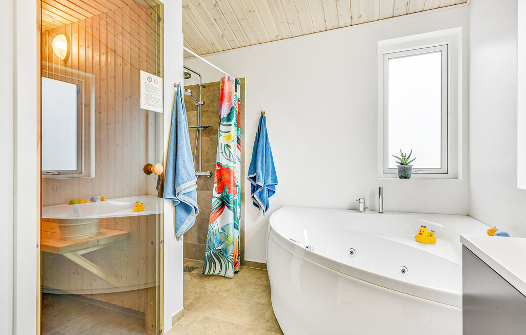 Feriehus - Skovmose Strand , Danmark - F09411 25