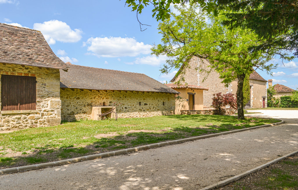Semesterhus - Eglise Neuve D'Issac , Frankrike - FAD799 17