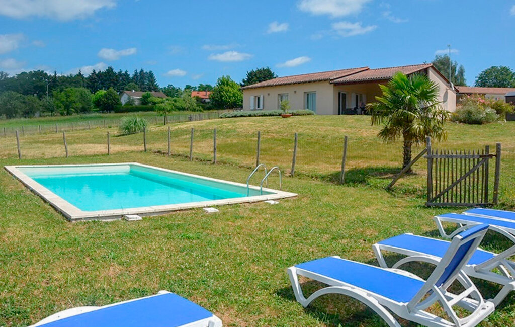 Location de vacances - Bussière-Badil , France - FAD501 2