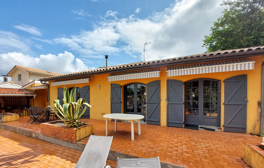 Location de vacances - Le Temple , France - FAG227 14