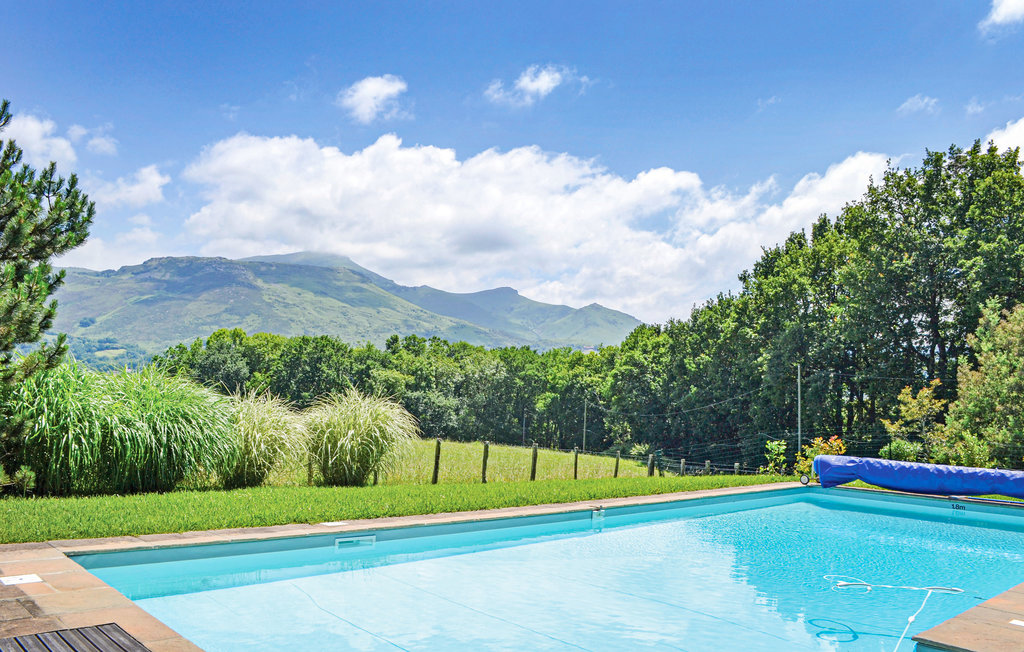 Semesterhus - Ascain , Frankrike - FAP707 2