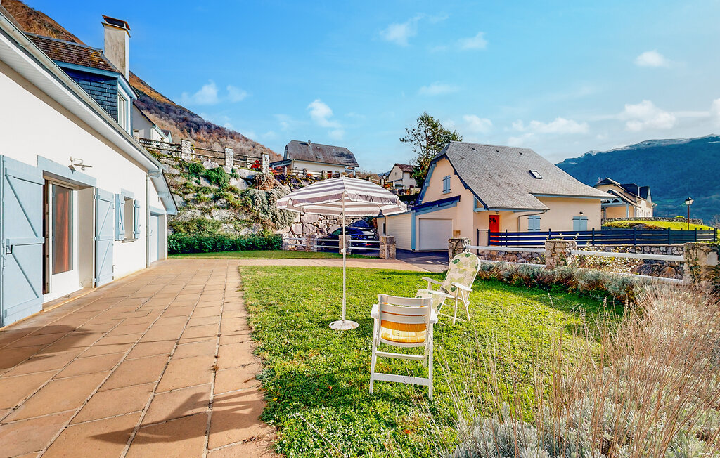 Location de vacances - Louvie Soubiron , France - FAP127 9