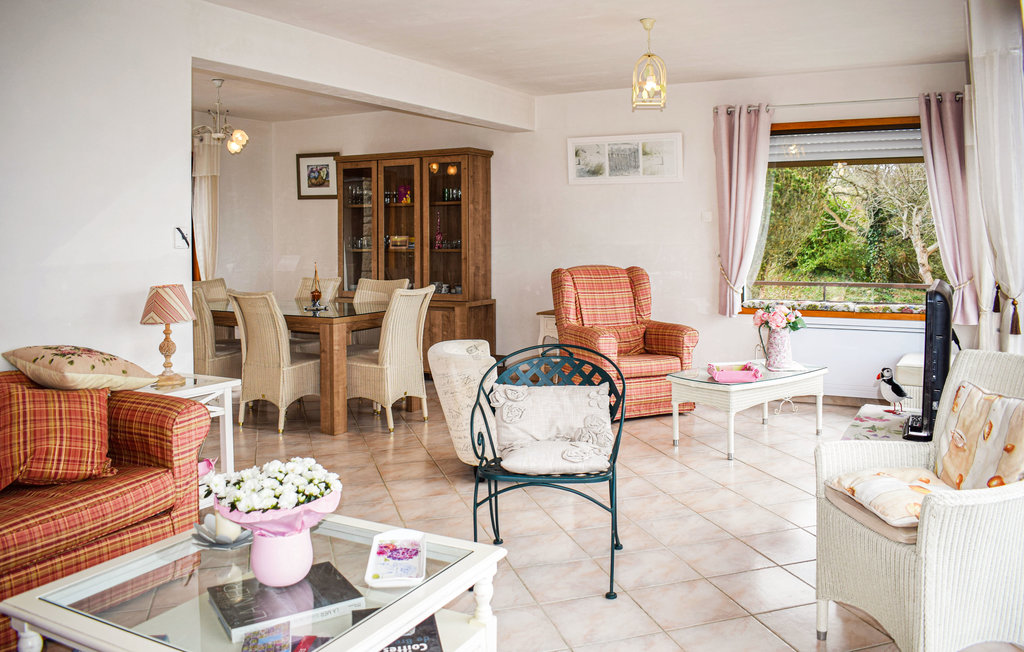 Semesterhus - Trélévern , Frankrike - FBC231 21