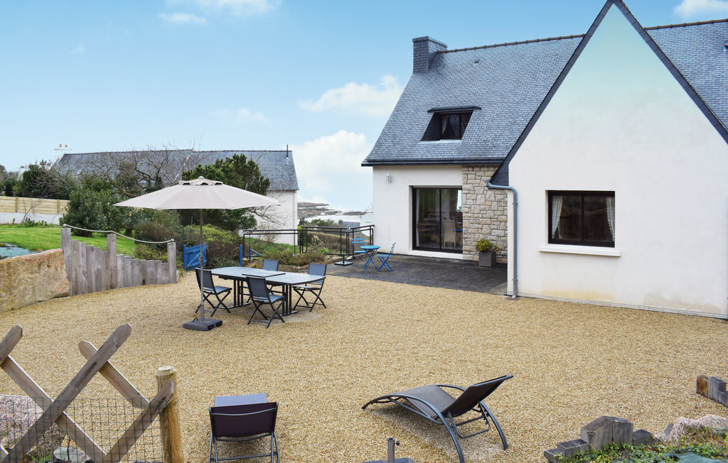 Semesterhus - Trélévern , Frankrike - FBC231 16