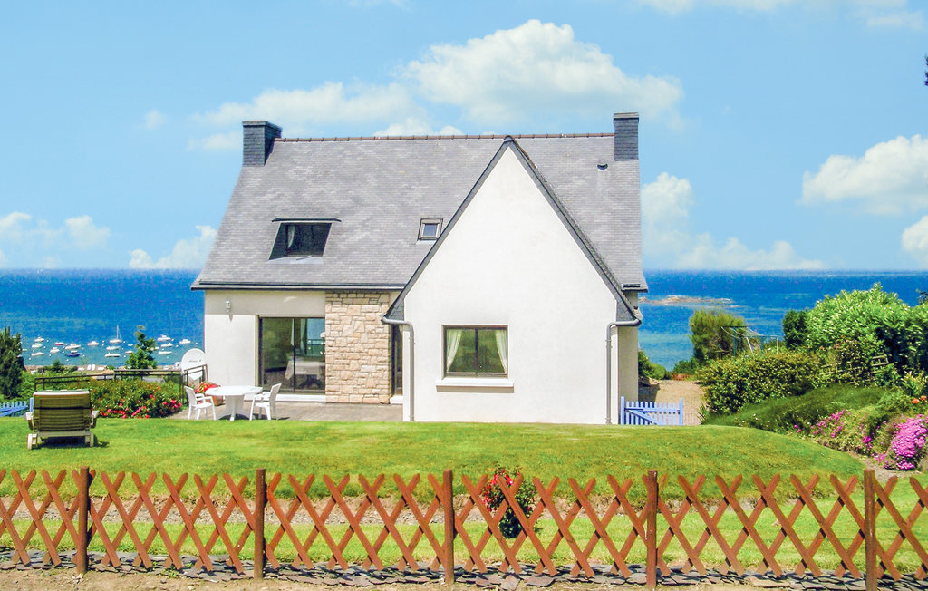 Semesterhus - Trélévern , Frankrike - FBC231 1