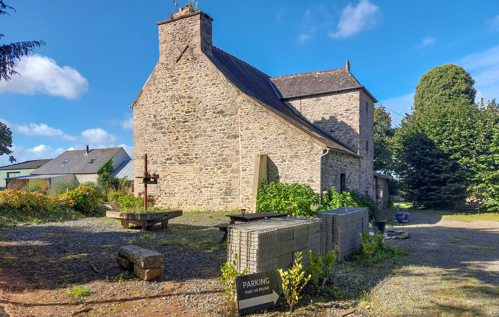 Großes und authentisches Herrenhaus in der Nähe von Tréguier.

Verbringen Sie Ihren Urlaub in diesem außergewöhnlichen Denkmal bretonischer Architektur. Nachdem es mehrere Jahrhunderte Geschichte..