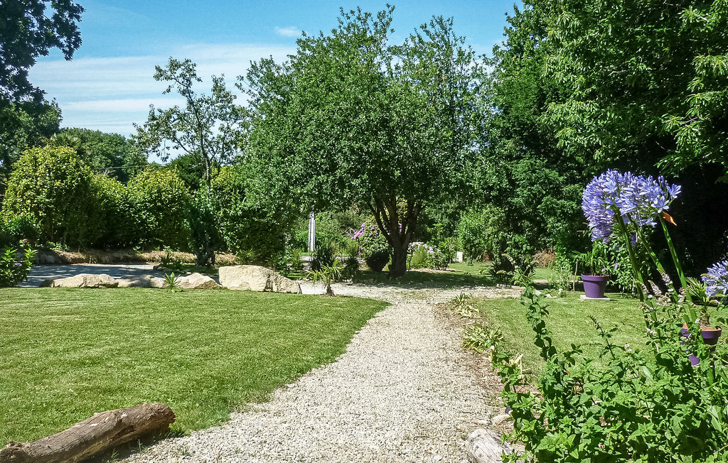 Genießen Sie eine ruhige Auszeit in diesem gemütlichen Ferienhaus mit großem Garten und entdecken Sie die Region.

Dieses charmante Urlaubsdomizil begrüßt Sie nahe des für seine Schönheit ausge..