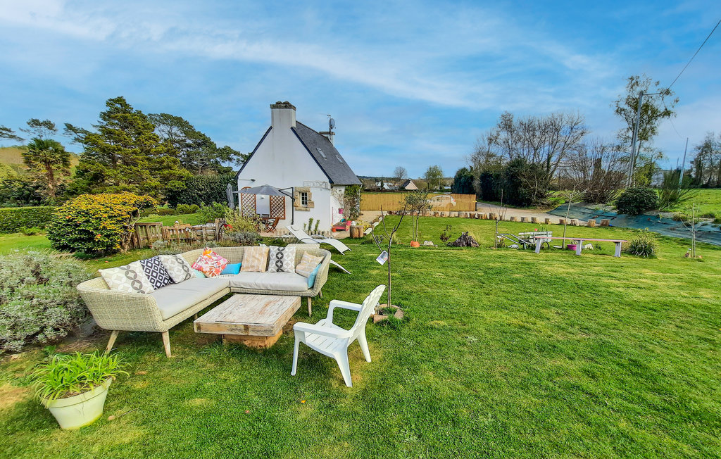 Genießen Sie Ihren Urlaub in diesem komfortablen Ferienhaus in ruhiger Lage.

Zwischen Land und Meer, auf dem Land, 100 m von einem bezaubernden Fluss und 6 km vom Strand von Bénodet entfernt, erwar..