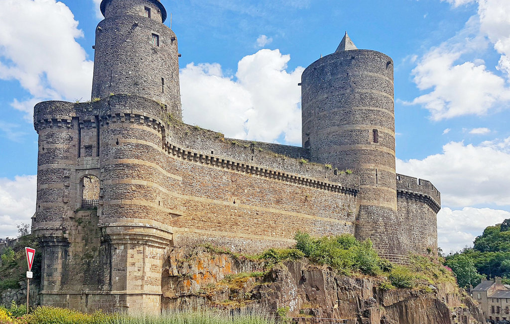 Location de vacances - Noyal-Sous-Bazouges , France - FBI122 23