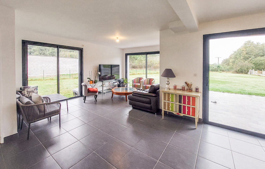 Semesterhus - Nantes , Frankrike - FBL068 3