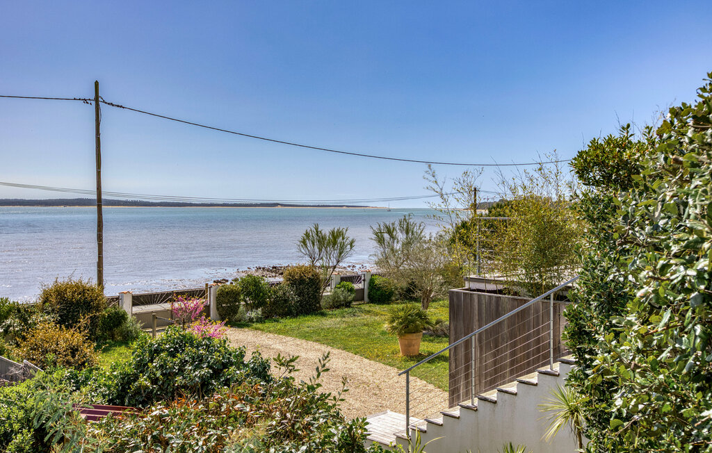 Location de vacances - Ile d'Oléron Vue Mer , France - FCH460 17