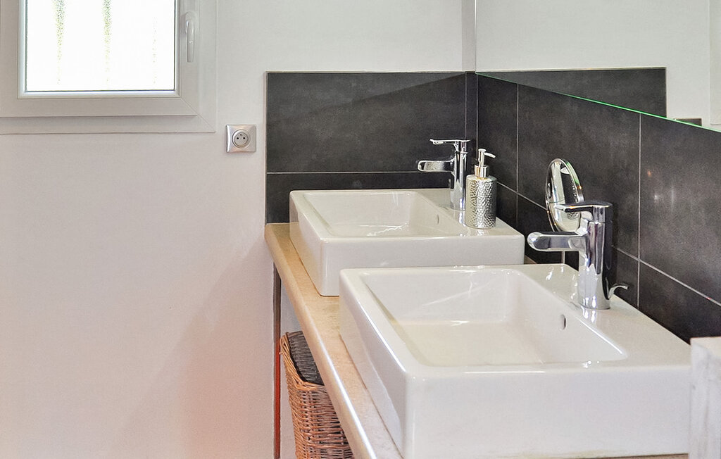 Location de vacances - Rognonas , France - FCS268 33