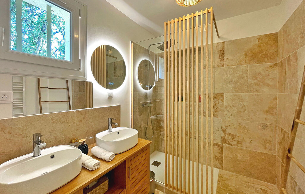 Location de vacances - Nans-Les-Pins , France - FCS306 26