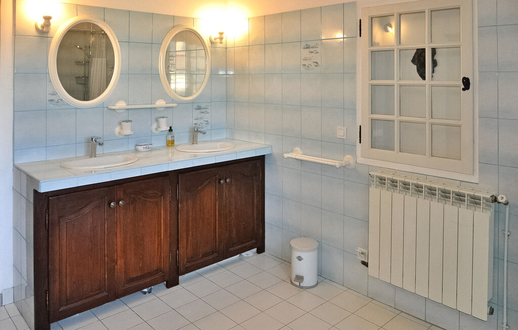 Location de vacances - Cavillargues , France - FCS476 34