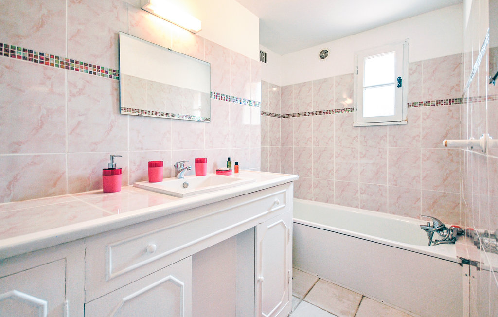 Semesterhus - Sainte-Anastasie-sur-Issole , Frankrike - FCV013 34