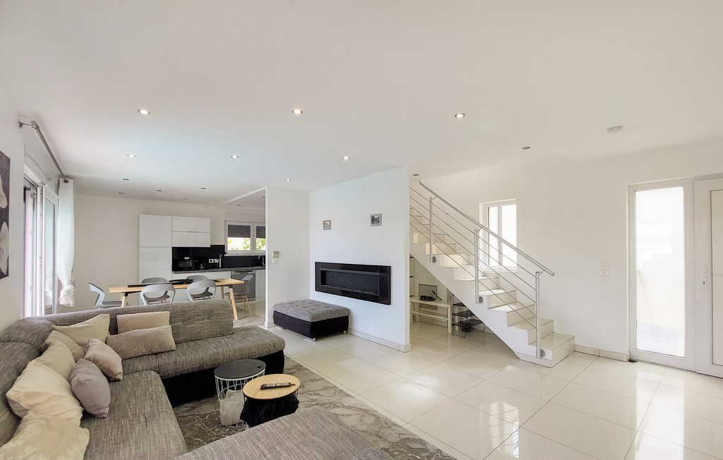 Semesterhus - Lingolsheim , Frankrike - FDB046 3