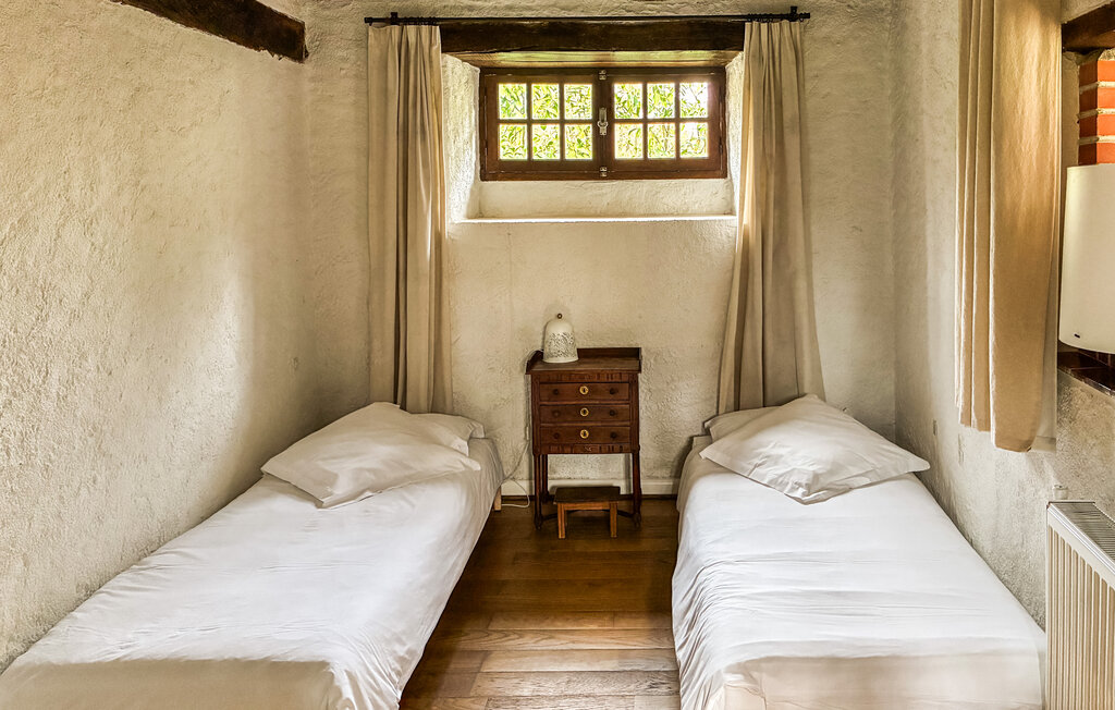 Semesterhus - Beauchene , Frankrike - FEL017 20