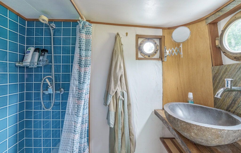 Houseboat - Canal de Bourgogne , France - FGC012 17