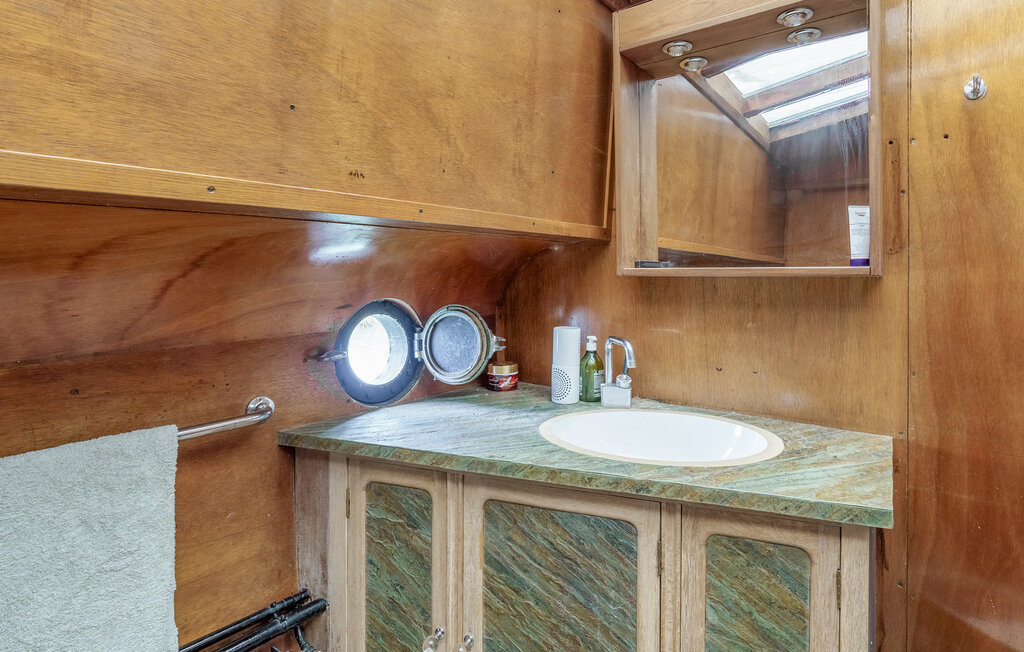 Houseboat - Canal de Bourgogne , France - FGC012 19