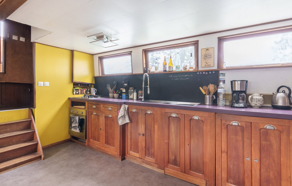 Houseboat - Canal de Bourgogne , France - FGC012 7