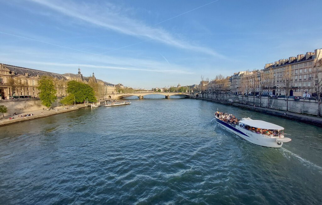 Location de vacances - Chessy , France - FIS066 35