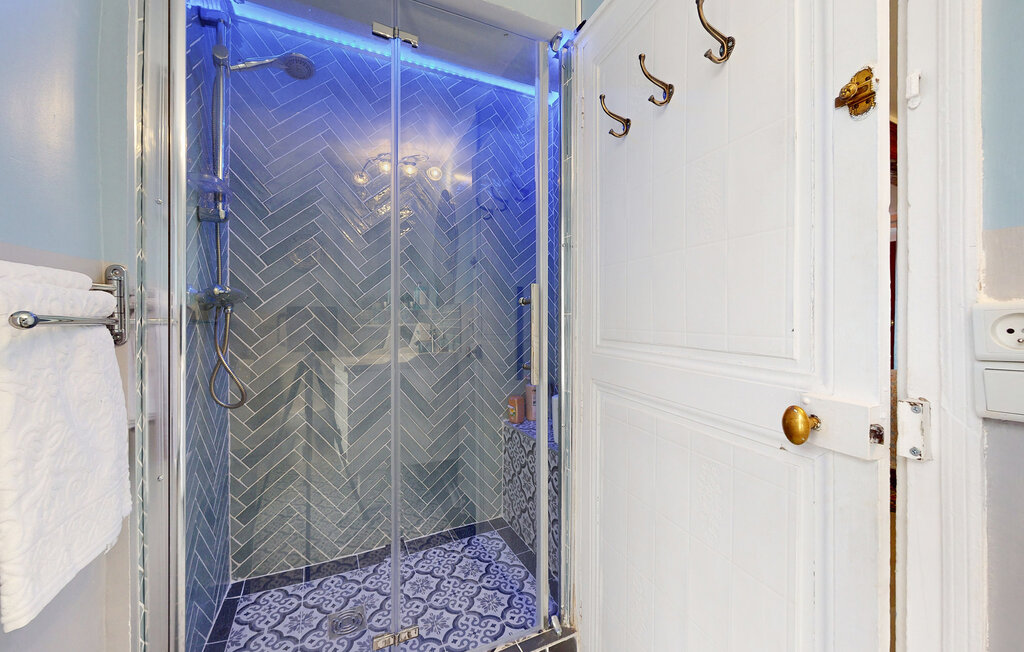 Location de vacances - Chessy , France - FIS066 33