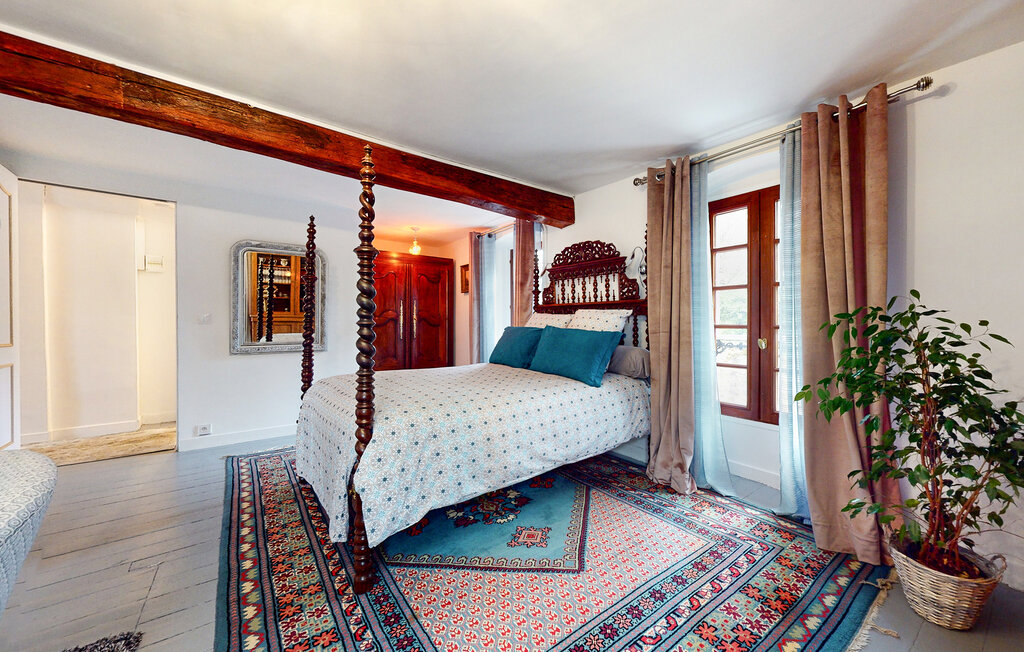 Location de vacances - Chessy , France - FIS066 25