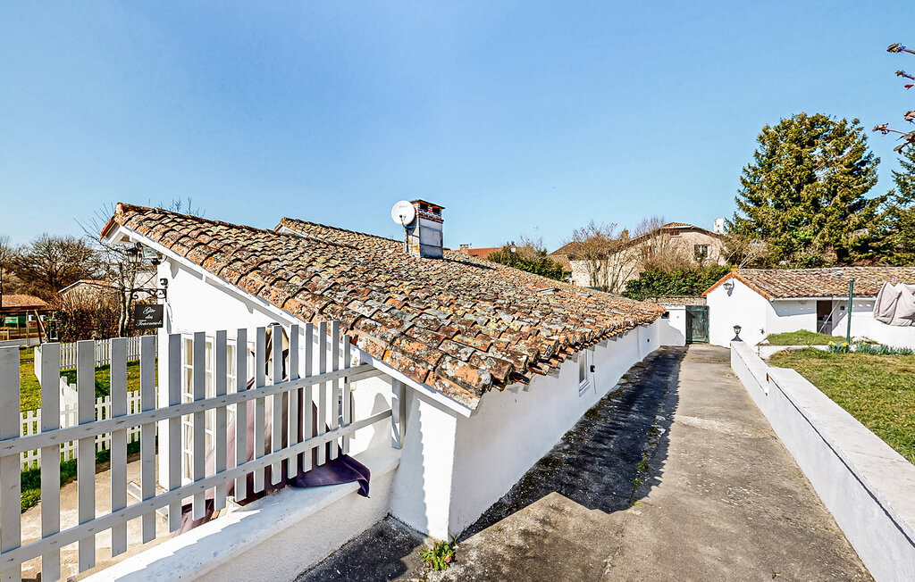 Location de vacances - Oradour-Fanais , France - FJC115 2