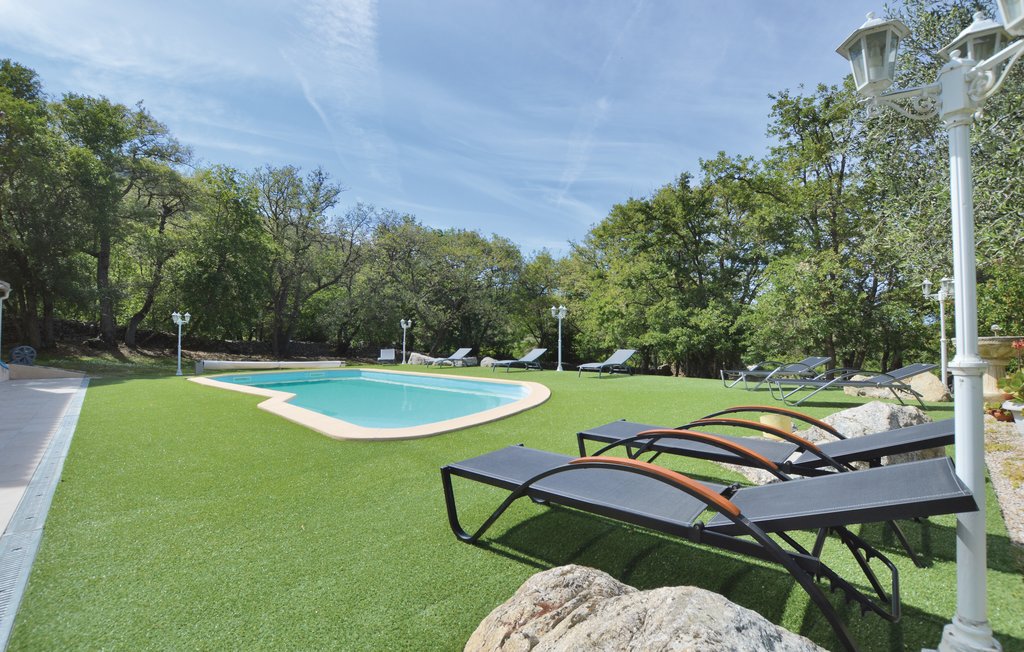 Kommen Sie in de „Garten Korsikas“ für einen wunderbaren Urlaub unter der Sonne.

In diesem entzückenden Ferienhäuschen mit Pool können Sie sich rundum wohlfühlen. In dem weiten grünen Garte..