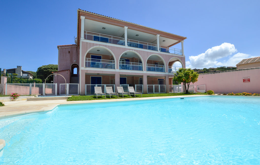 Ansprechende Ferienwohnung für einen erholsamen Urlaub.

Willkommen in dieser einladenden Ferienwohnung, die alles bietet, was Sie für einen schönen Urlaub brauchen. Die Wohnung erwartet ihre Gäst..
