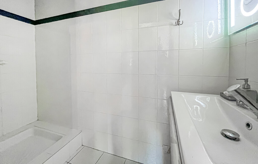 Location de vacances - Connaux , France - FLG954 33