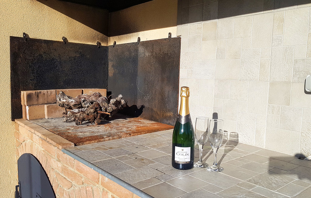 Semesterhus - Quarante , Frankrike - FLH344 12