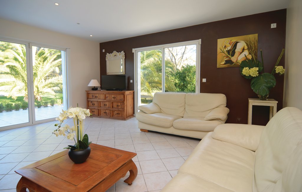 Location de vacances - Villeneuve-lès-Maguelone , France - FLH223 2