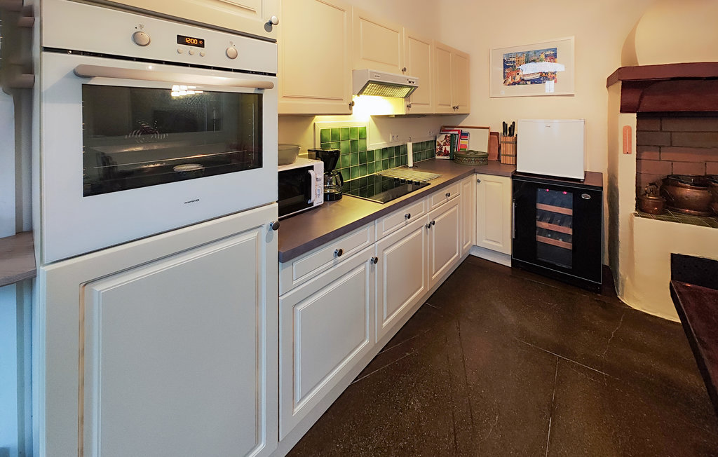 Semesterhus - Servian , Frankrike - FLH415 19