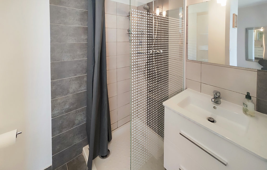 Location de vacances - Roquebrun , France - FLH425 39