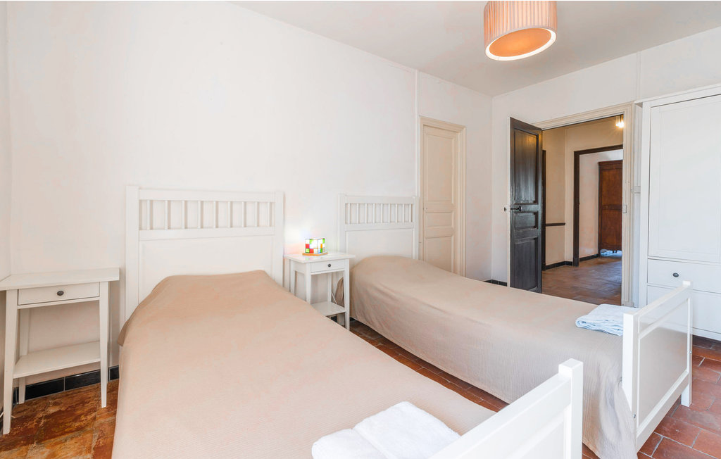 Semesterhus - Magalas , Frankrike - FLH089 16