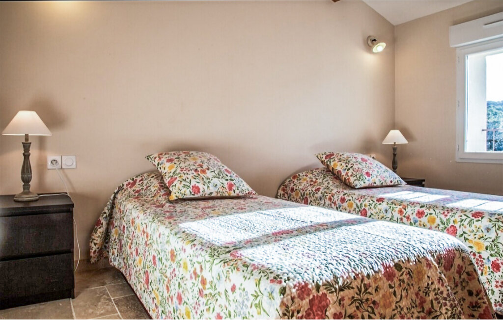 Location de vacances - Cabrerolles , France - FLH629 10