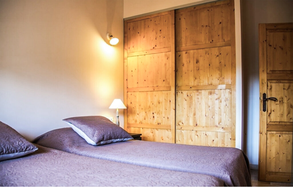 Location de vacances - Cabrerolles , France - FLH630 13