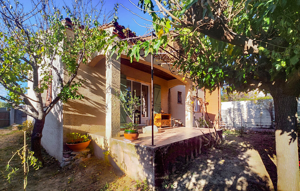 Location de vacances - MONTBAZIN , France - FLH690 10