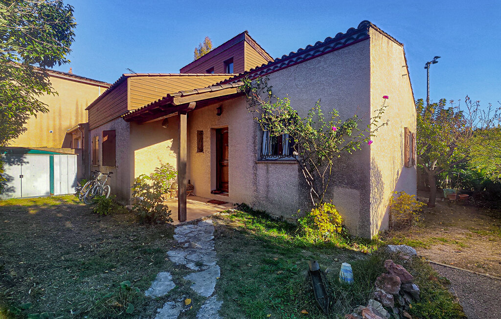 Location de vacances - MONTBAZIN , France - FLH690 9