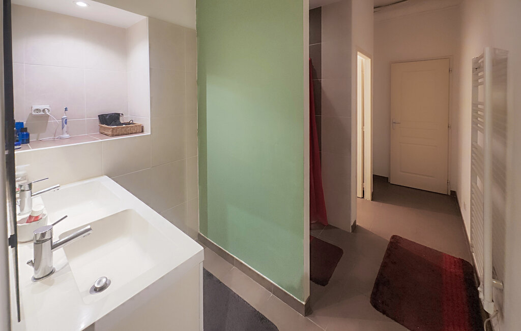 Location de vacances - Causses et Veyran , France - FLH702 30